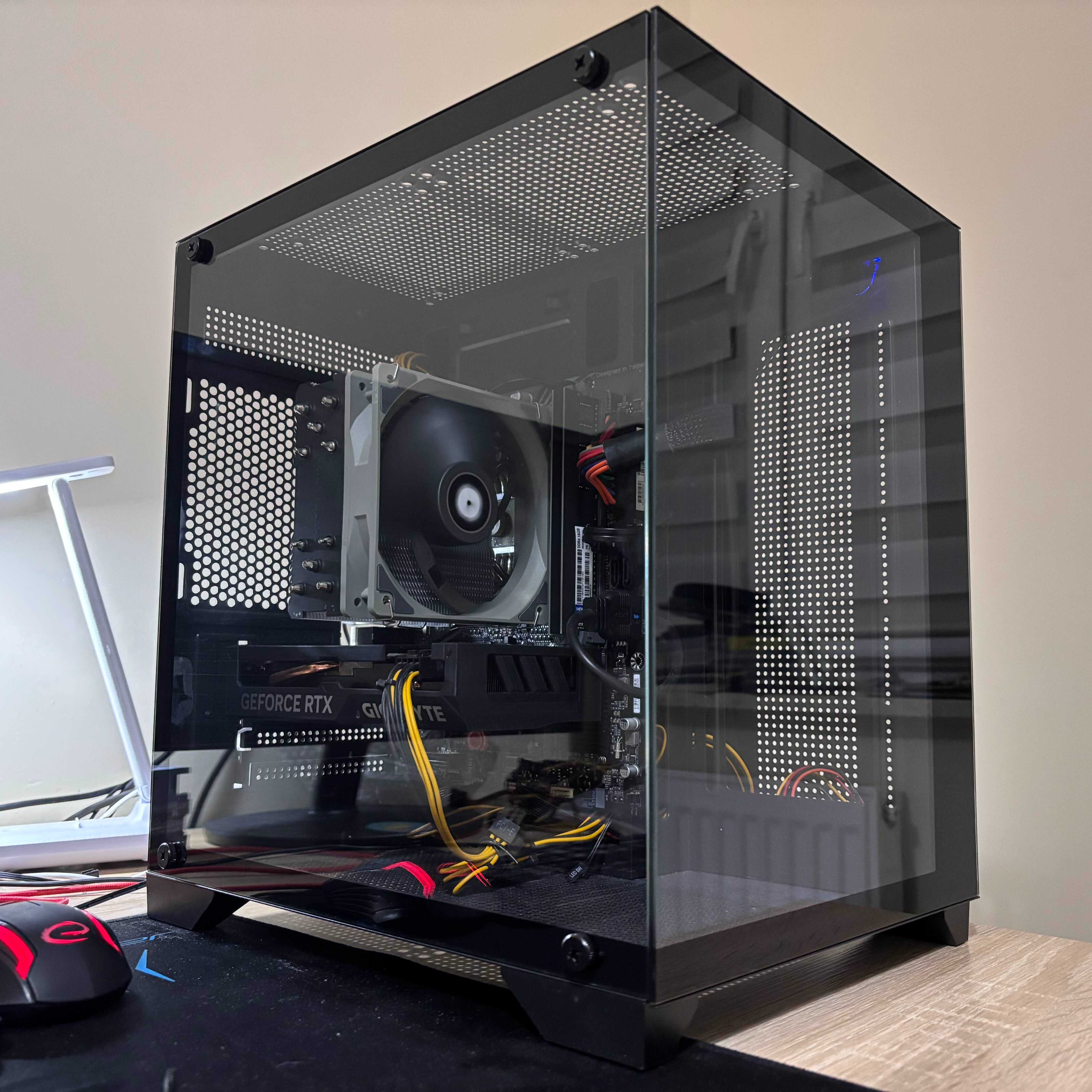 Komputer stacjonarny NVIDIA RTX 4060 INTEL i9-11900ES 32GB RAM 1TB SSD