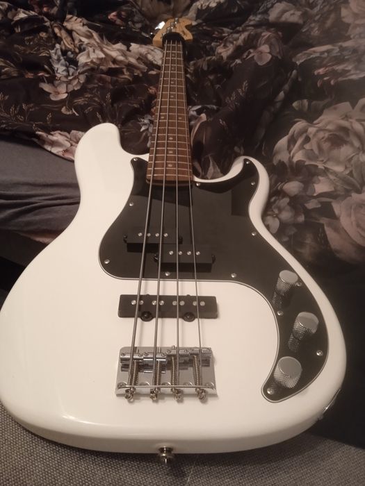 Squier Zestaw bass