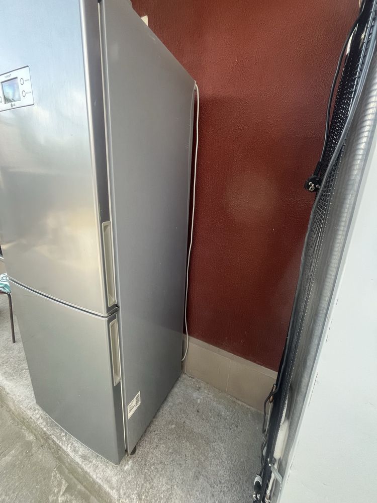 Продам холодильник LG