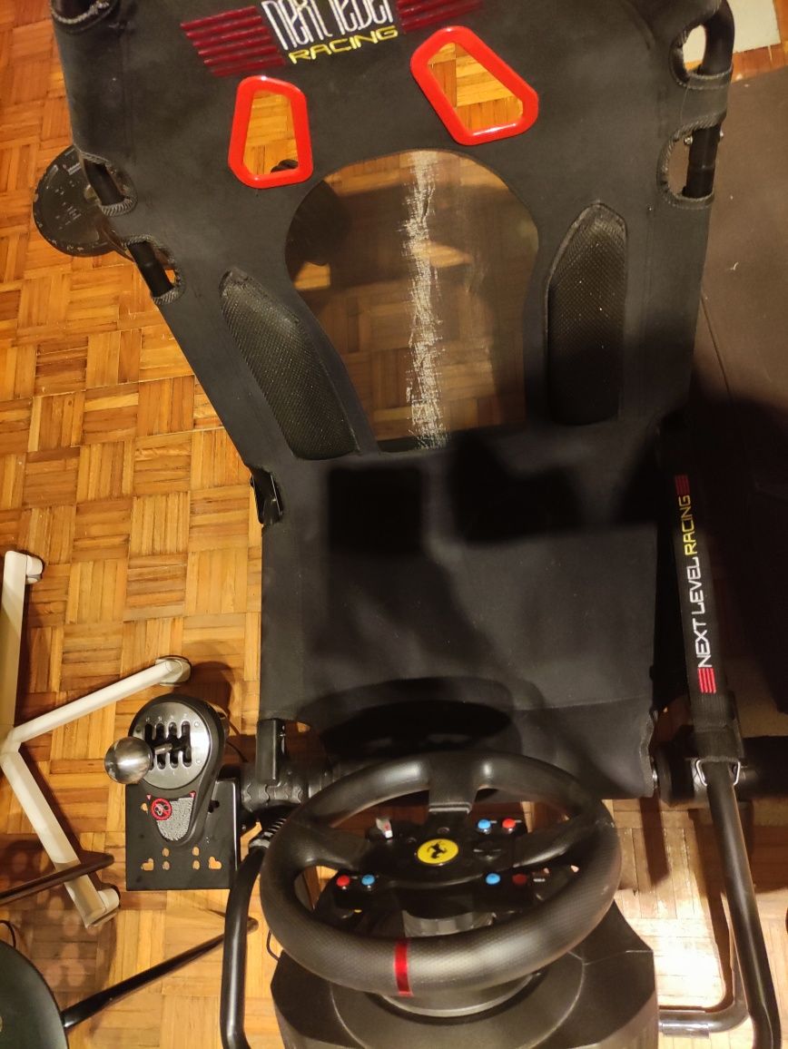 Conjunto Sim Racing Thrustmaster + Cockpit Dobrável (T300, T-LCM, TH8A