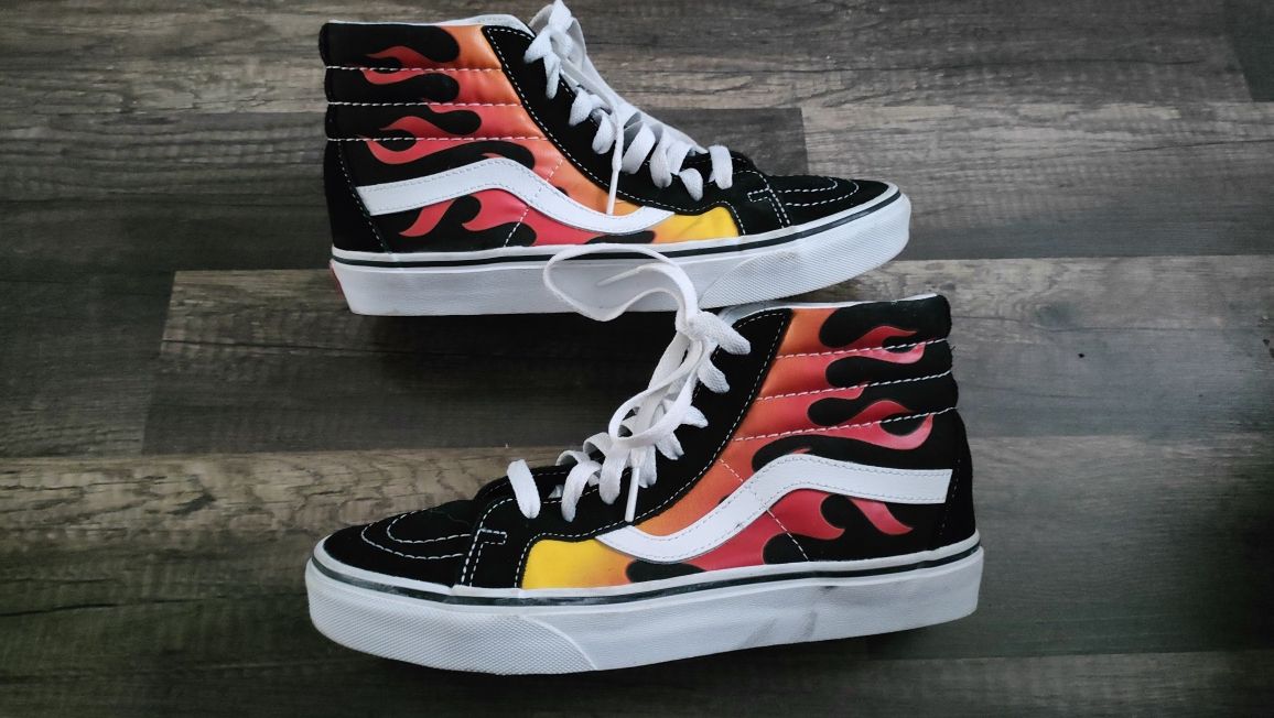 świetne wysokie trampki Vans SK8-Hi. w super stanie