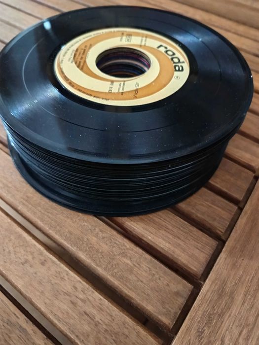 Conjunto de 26 discos Vinil SP antigos