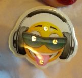 на подарок на открытке значок мигает и что то еще led pin британия