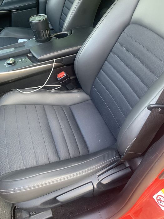 Lexus is 200t 2017 рік