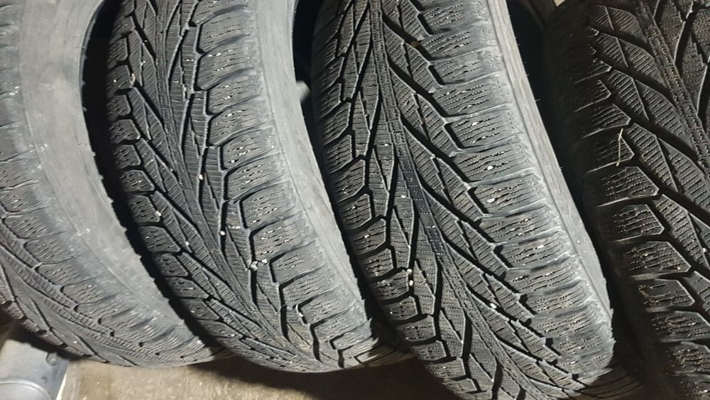 Шини   зимові 235/55/18