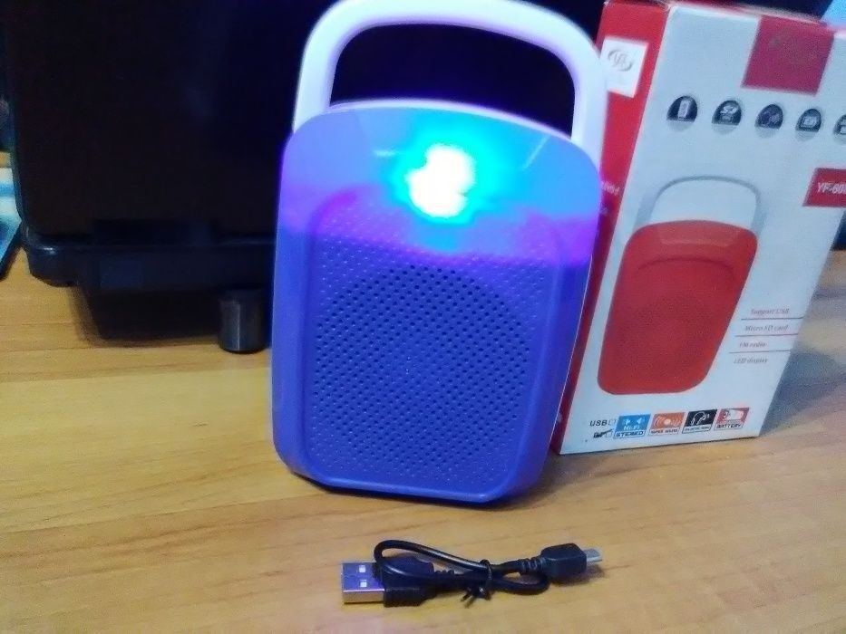 Колонка портативна Bluetooth YF-608 кабель коробка світлові ефекти