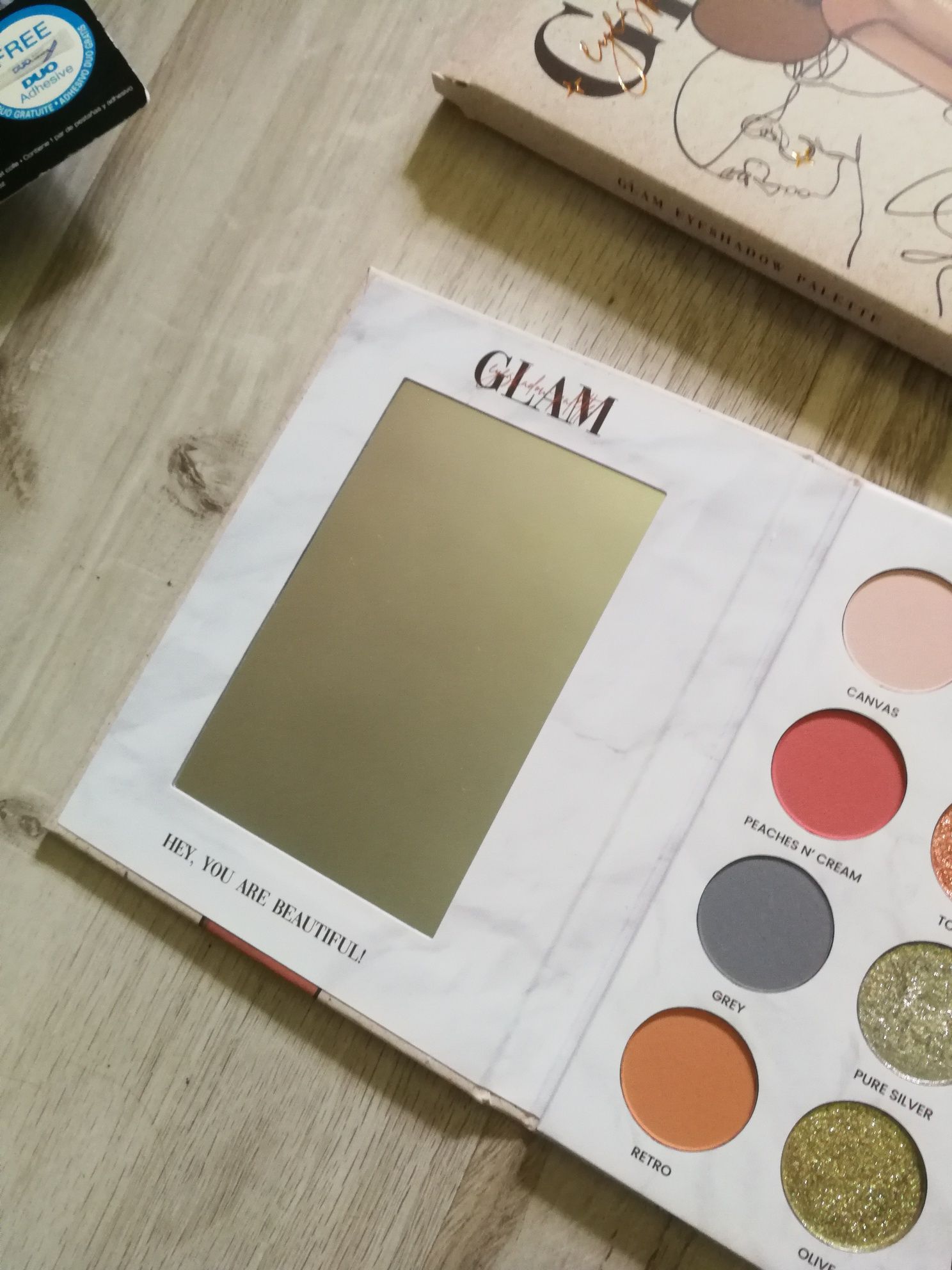 Mexmo paleta cieni Glam + sztuczne rzęsy Ardell Wispies 600