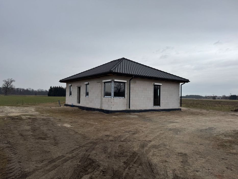 Dom na sprzedaż w Miloradzicach obok lasu SSZ.WODA KANALIZACJA PRĄD