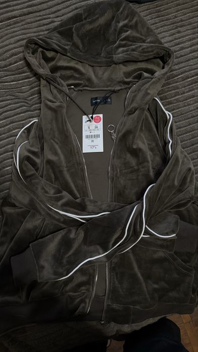 Новий костюм Lefties