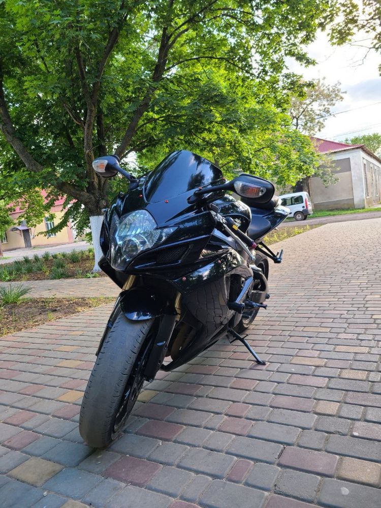 Продам мотоцикл suzuki gsx-r750