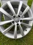 Felgi aluminiowe R17 5X112 audi 3AA601025AD