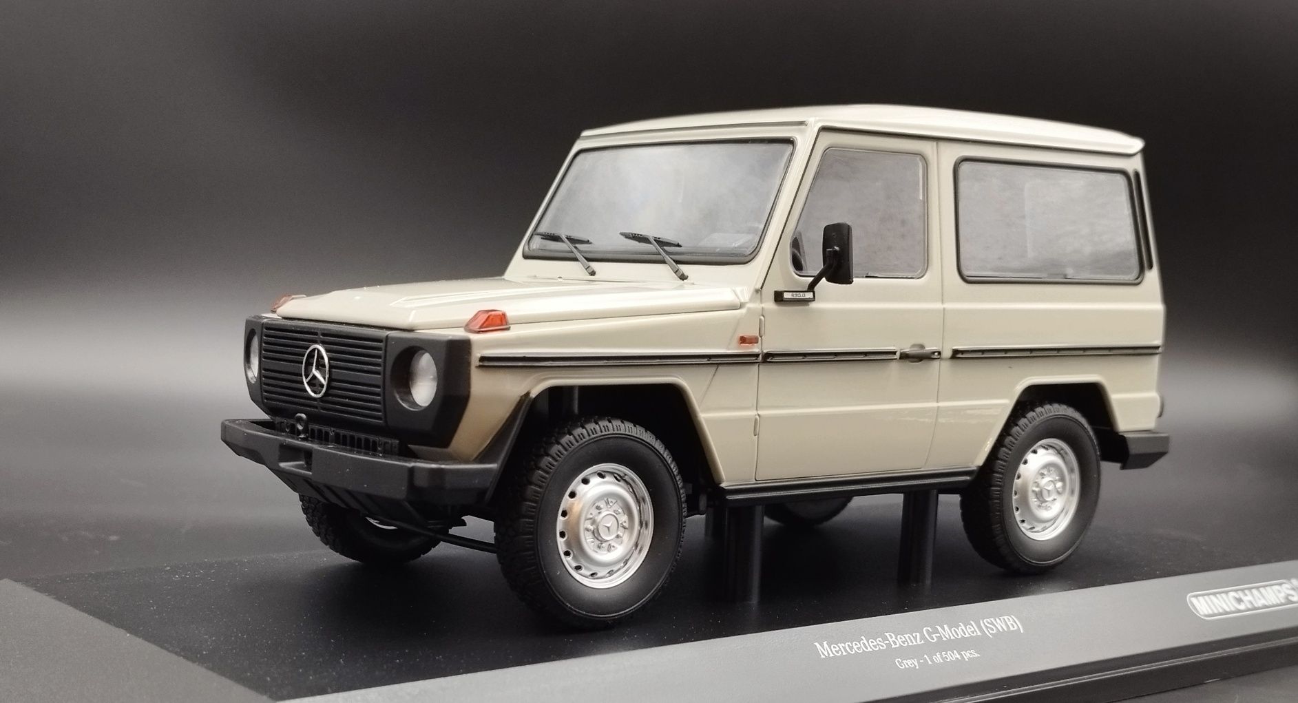 1:18 Minichamps 1980 Mercedes-Benz G-Klasse SWB  Grey (W460) model
