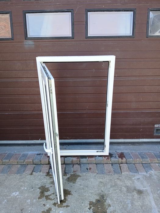 Okna plastikowe  z Niemiec 86x135 ze szprosem DOWÓZ CAŁY KRAJ