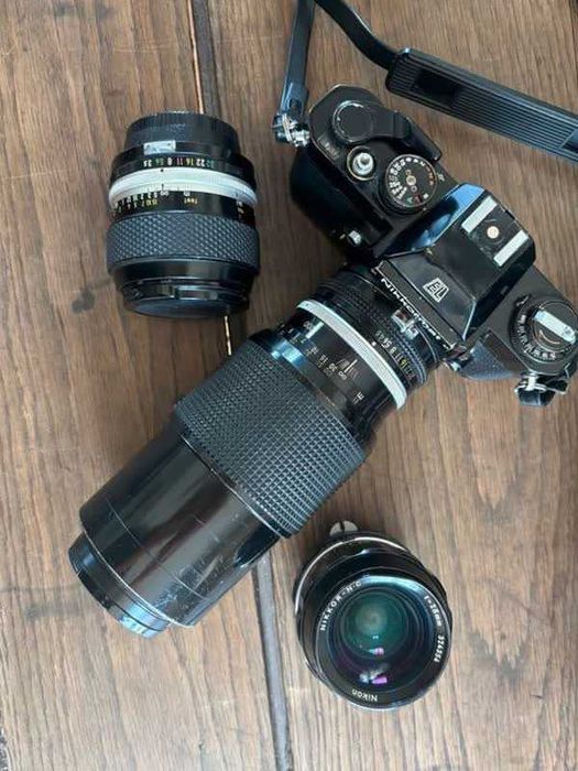 Câmera de filme Nikon Nikkormat + 3 lentes
