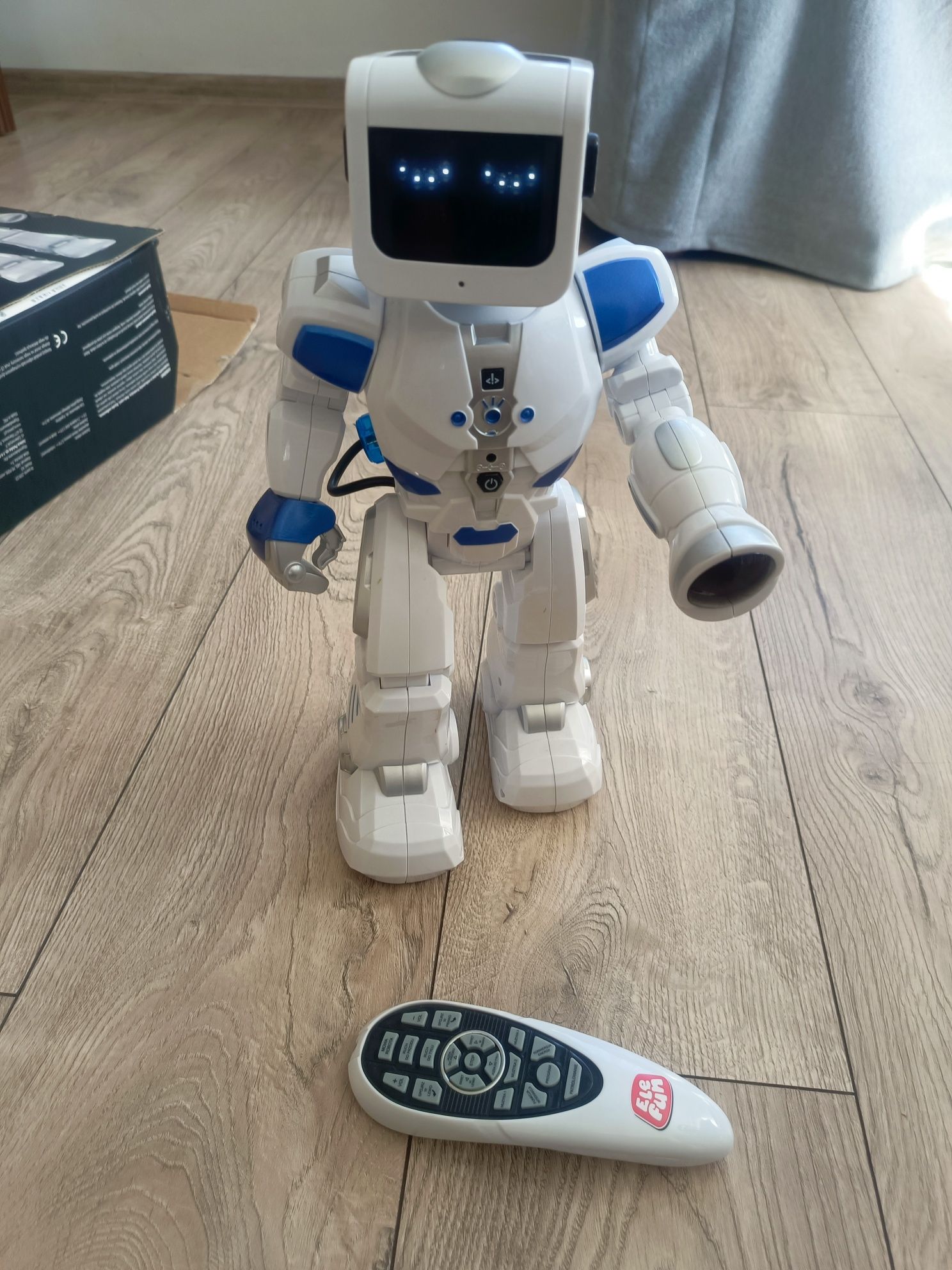 Elefun Cyber Robot – interaktywny, na wodę, mało używany