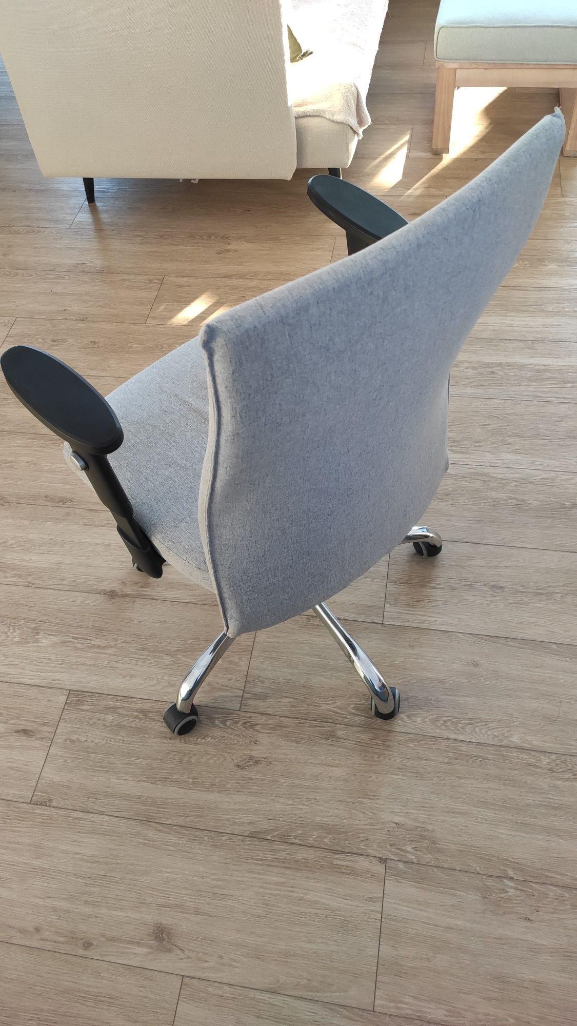 Szare krzesło/fotel obrotowe