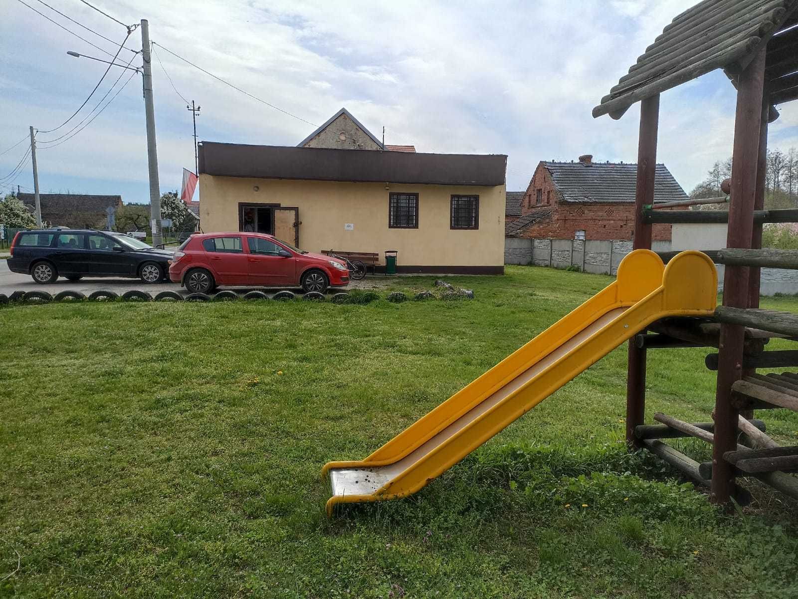 działka budowlana z budynkiem w centrum