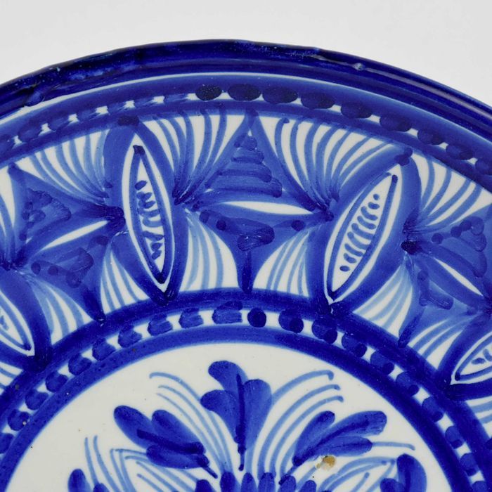 Grande prato em Faiança, pintado à mão, Azul e branco