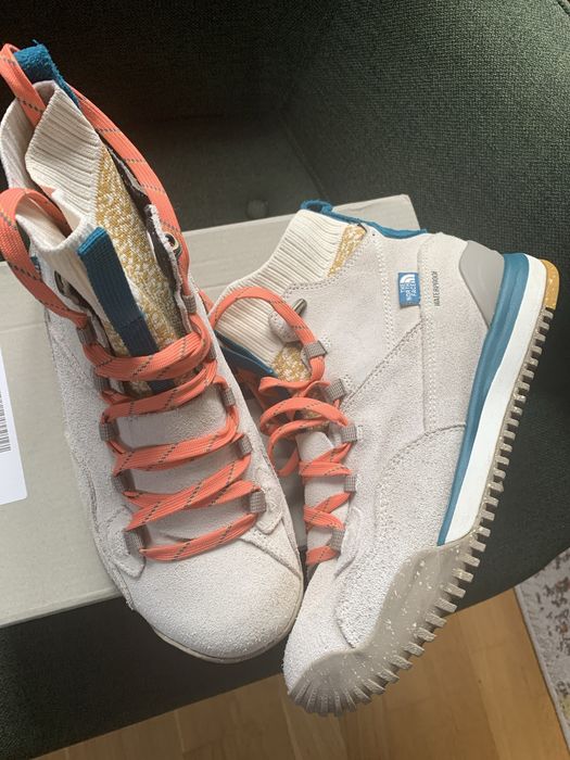 Buty sportowe The North  Face 39,5  z wada