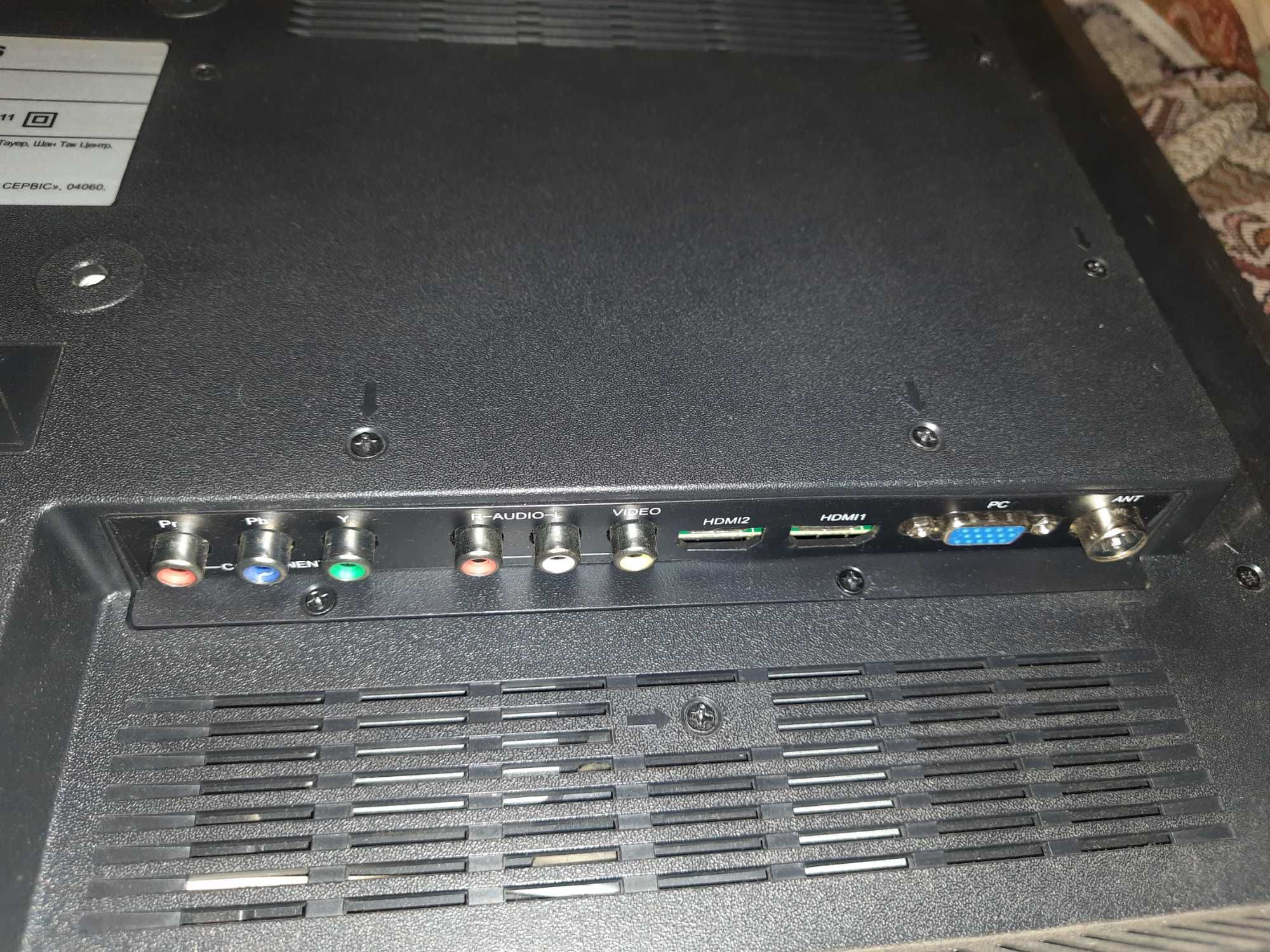 Телевизор BRAVIS LED-32C2000B (не рабочий)