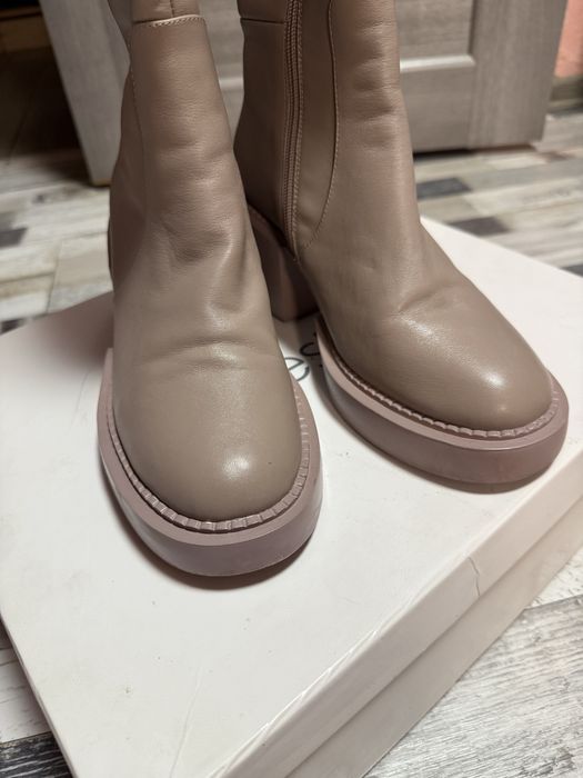 Зимові шкіряні сапоги Estro