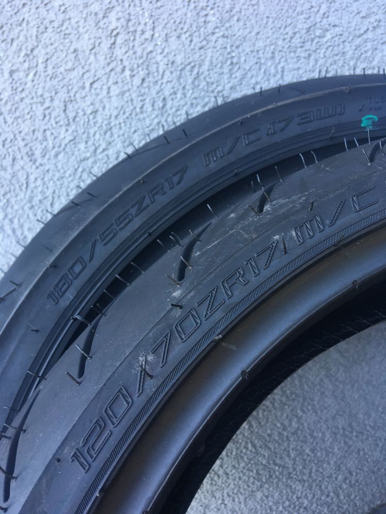 180/55ZR17 + 120/70ZR17 Dunlop Qualifier Core 2023