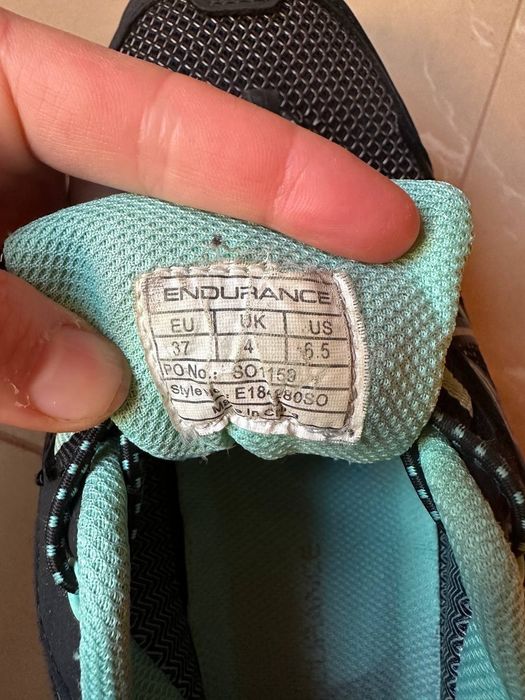 Кросівки  термо 37