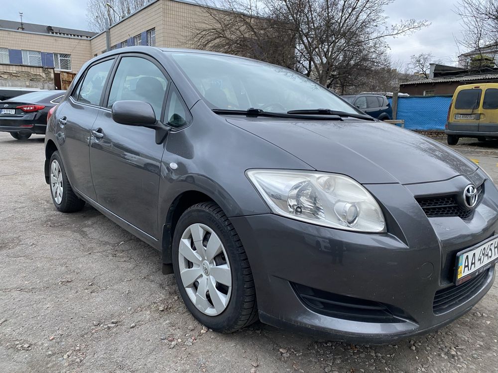 Toyota Auris ʼ08р 1.6 механіка