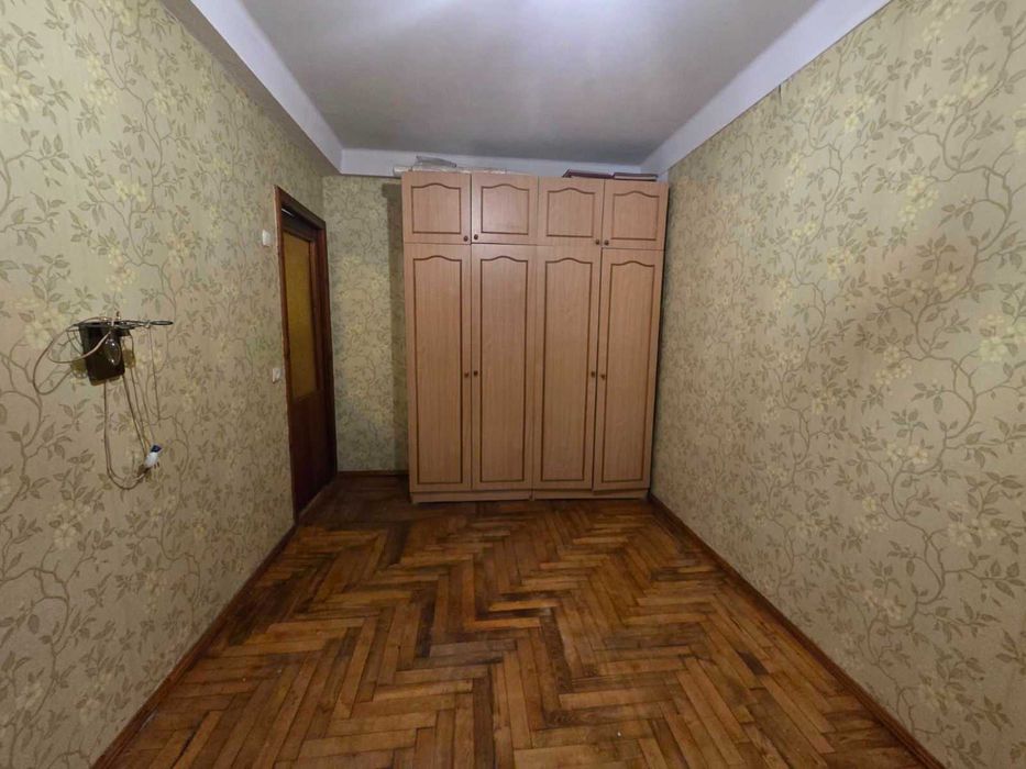 Продам двухкомнатную квартиру в центре