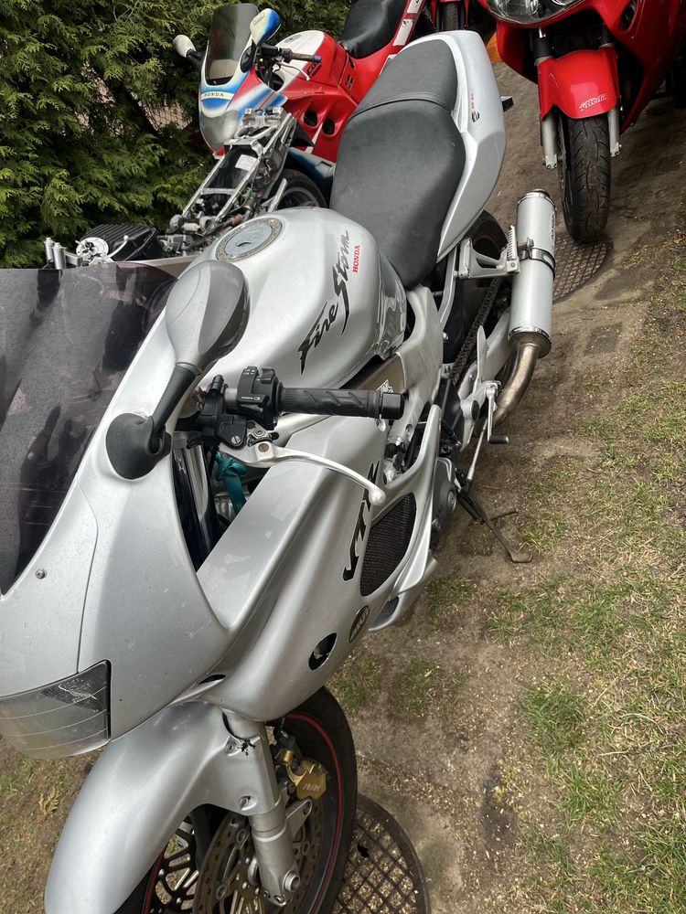 Honda vtr 1000 lagi kola rama silnik owiewki lampa siedzenie wydech
