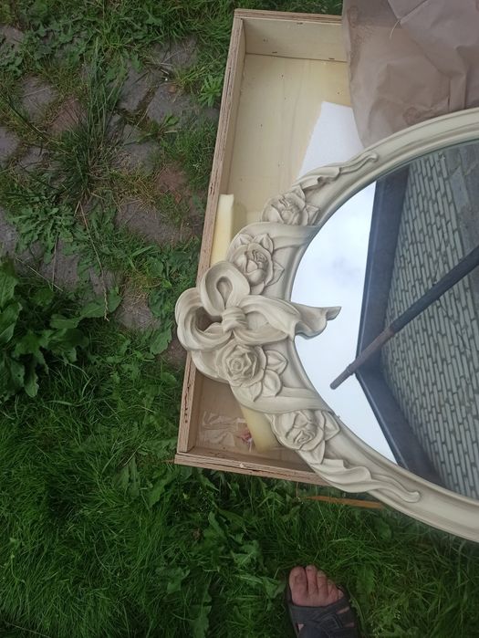 Дзеркало в декоративній обробці