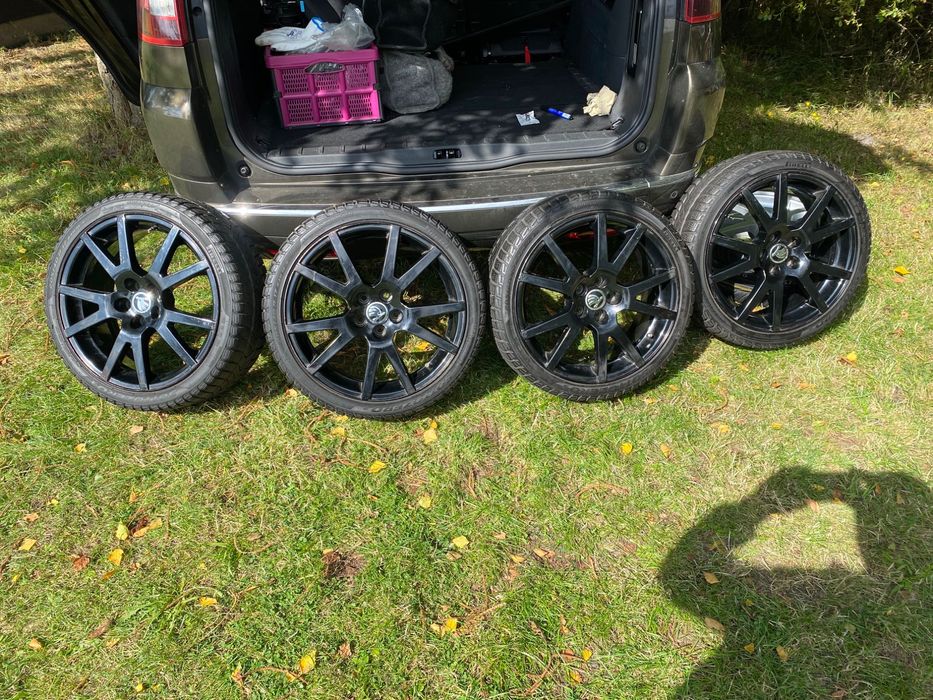 koła z oponami R17