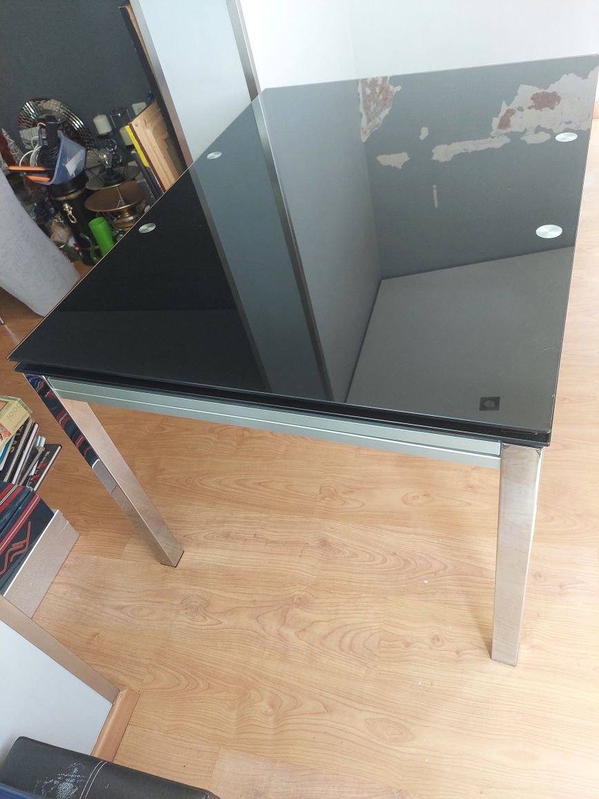 Mesa de vidro preto temperado com 4 cadeiras