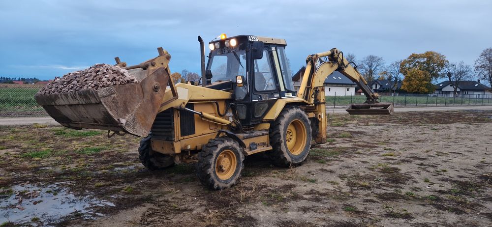 Koparko ładowarka Cat 428B z napędem 4x4