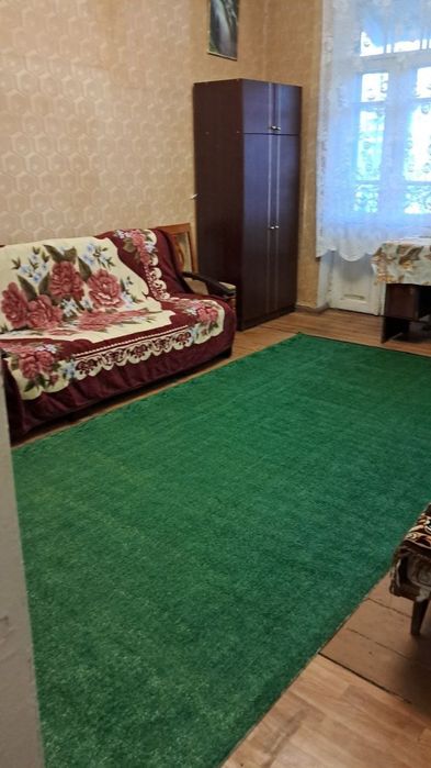 оренда 1-кімнатної квартири з окремую кухнею у комунальній квартирі