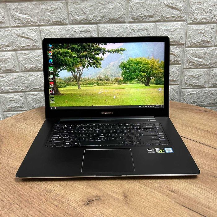 Samsung NP940Z5L-X03US 4K IPS Touch i7-6700HQ 16GB 256GB SSD GTX 950M