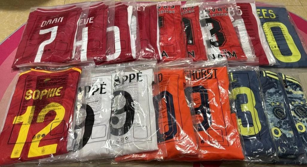 Equipamentos de Futebol Criança & Camisolas Adulto
