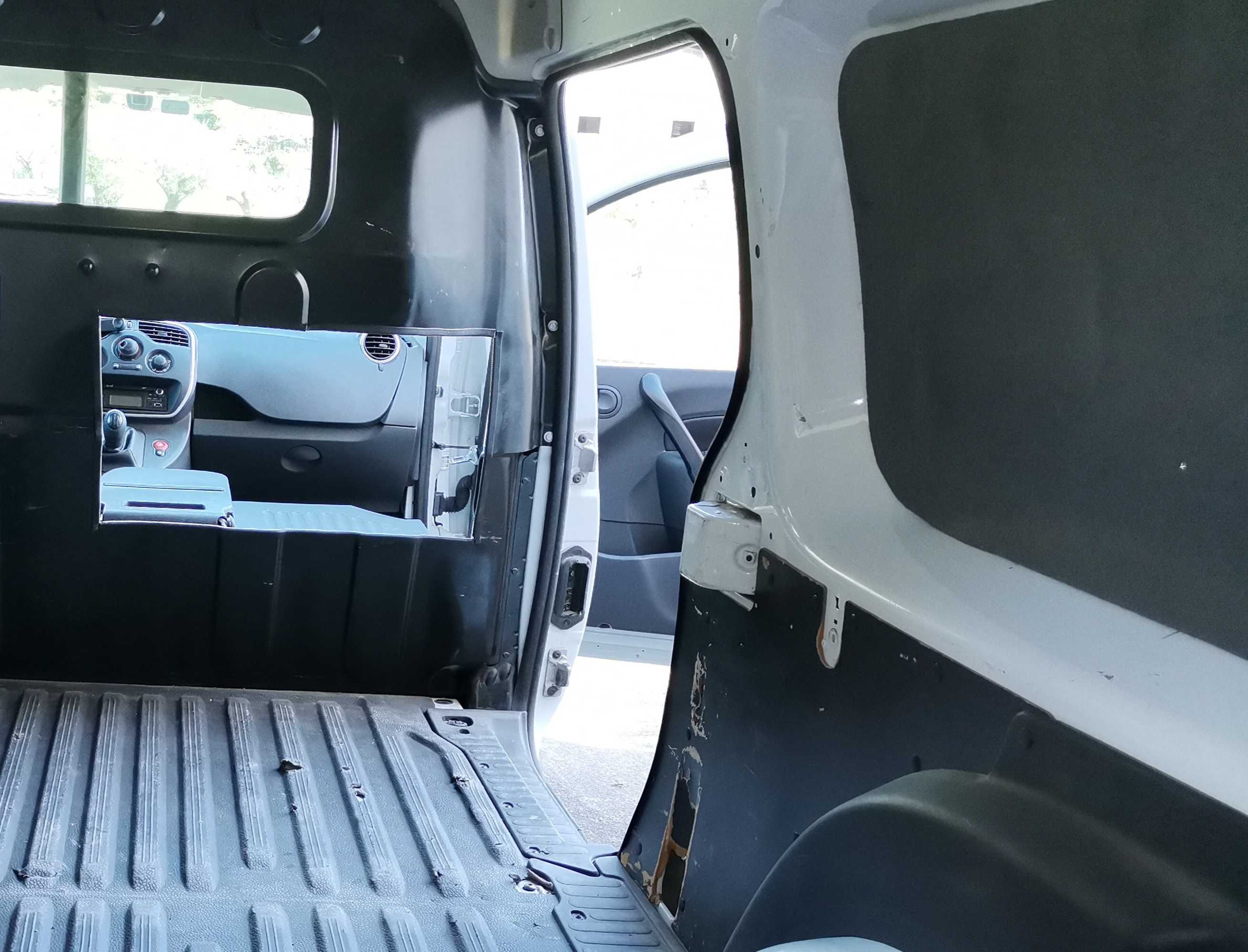 Renault kangoo maxi 1.5 dci 3 lugares com alçapão de carga até 2.90 m