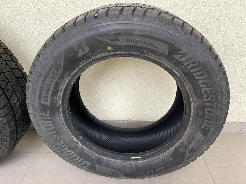 Зимние шины б/у BRIDGESTONE BLIZZAK DM-V1 265/60R18 110R (Japan)