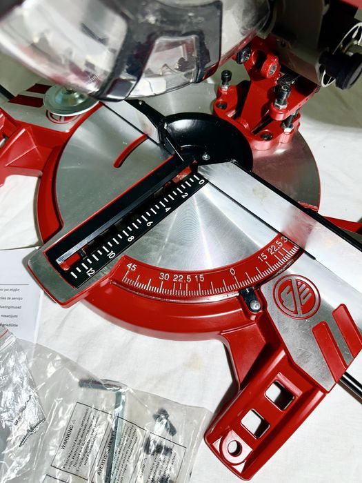 Пила торцовочная Einhell ТC-MS 2112! из Германии!