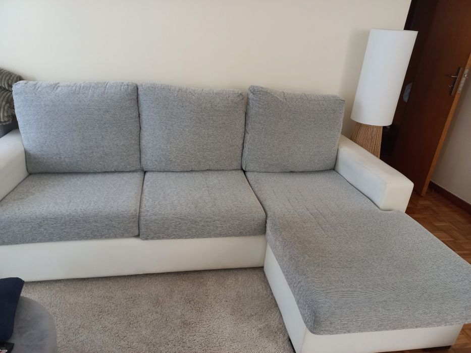 Sofá de tecido e napa