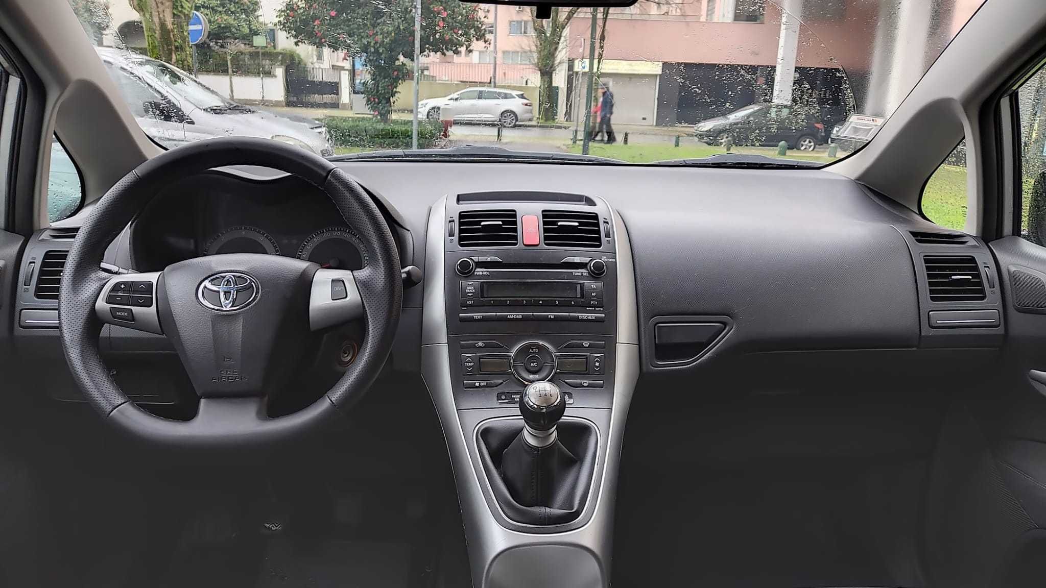 Toyota Auris 1.4D 2012