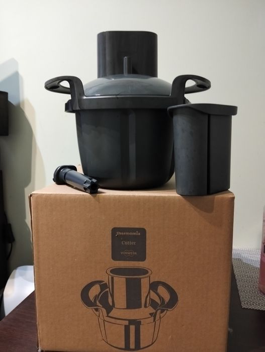 Sprzedam oryginalną nakładkę krojaca thermomix