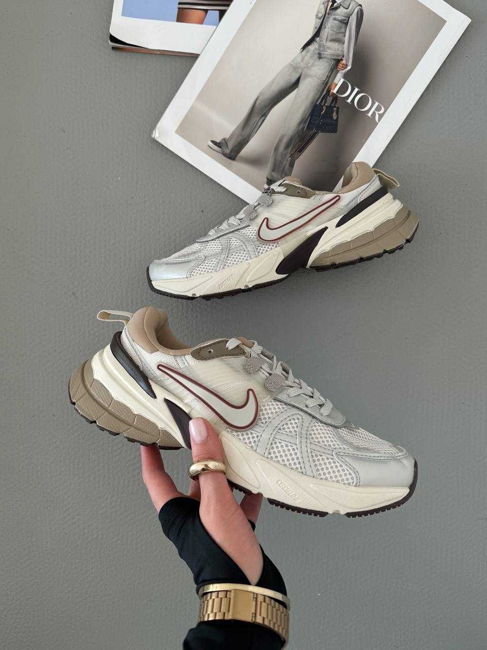 Жіночі кросівки Nike Runtekk бежевий з сріблом R9069 СУПЕР