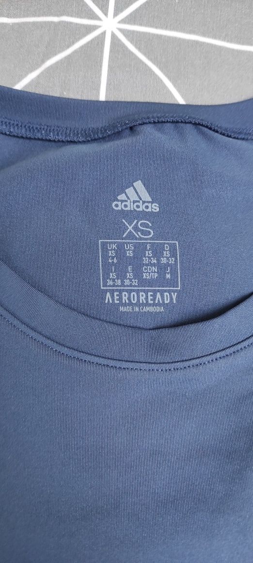 Damska koszulka Adidas r. XS