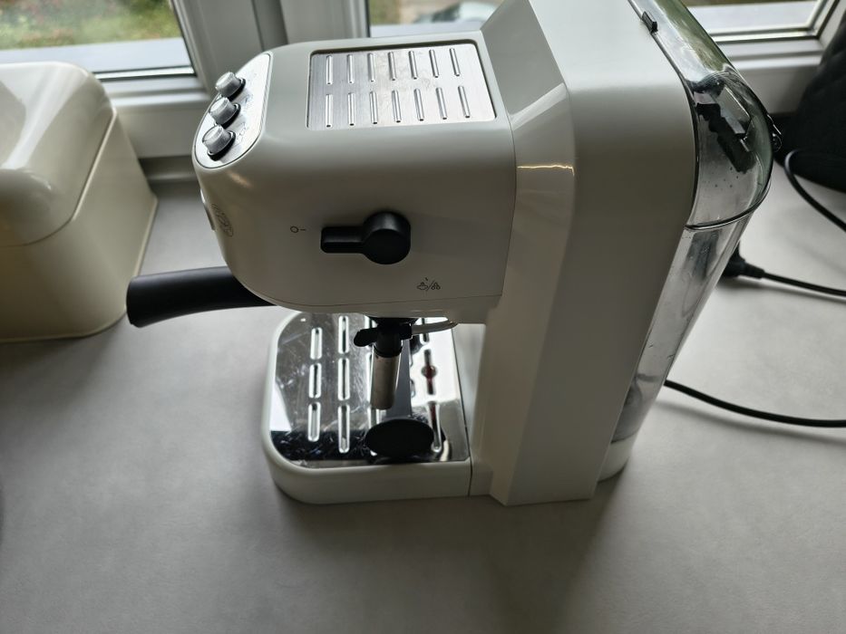 Ekspres kolbowy DeLonghi EC 251W - kolbowy