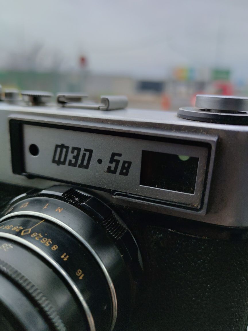 Rosyjski aparat fotograficznyFED 5-B Z FUTERAŁEM (