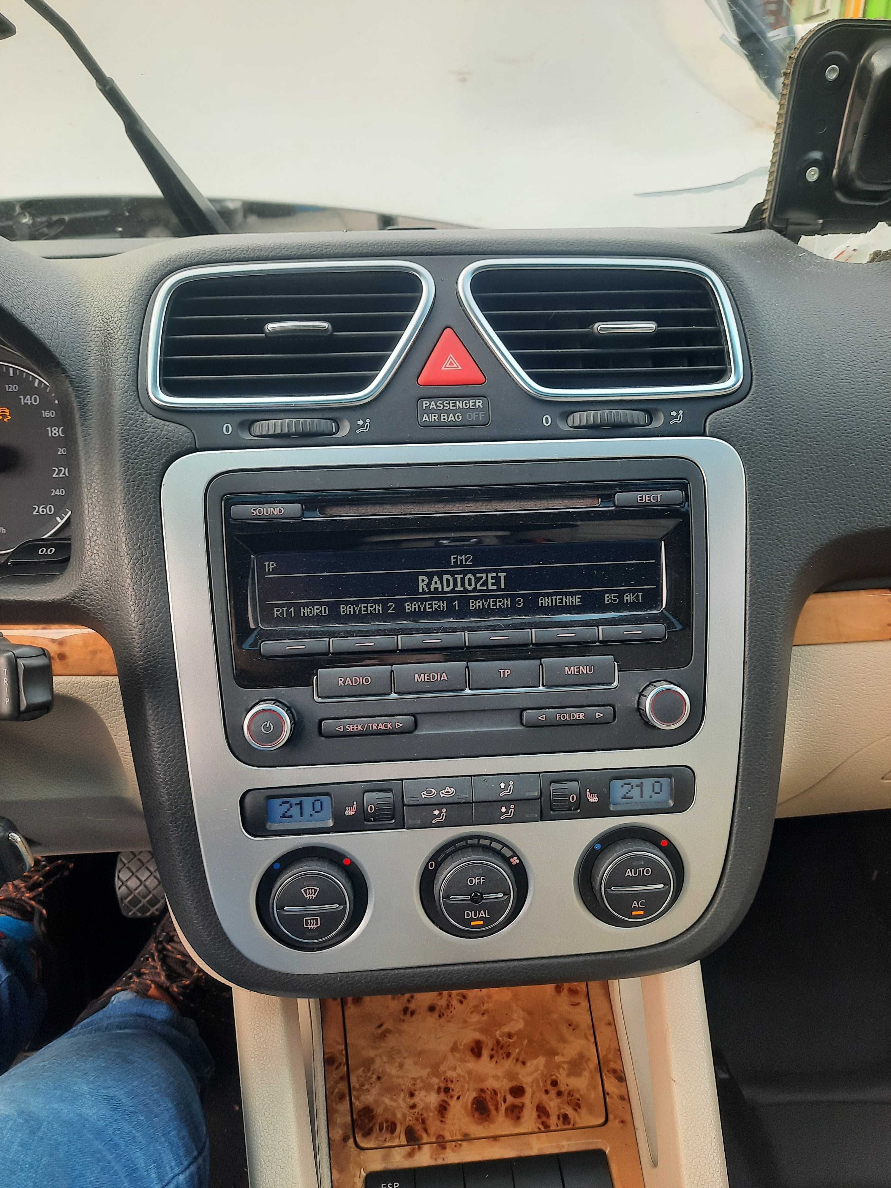 ramka osłona radia Volkswagen Eos Scirocco
