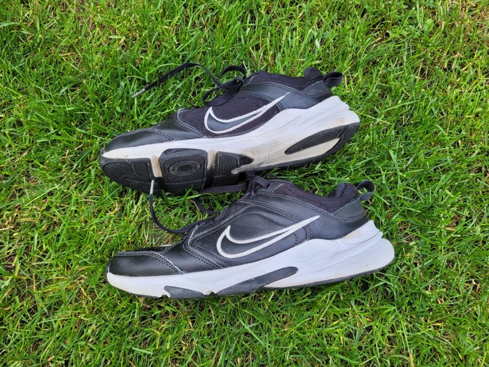 Sneakersy nike defy all day 42,5.