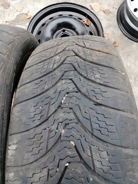 Продам резину зима 205 60 R16